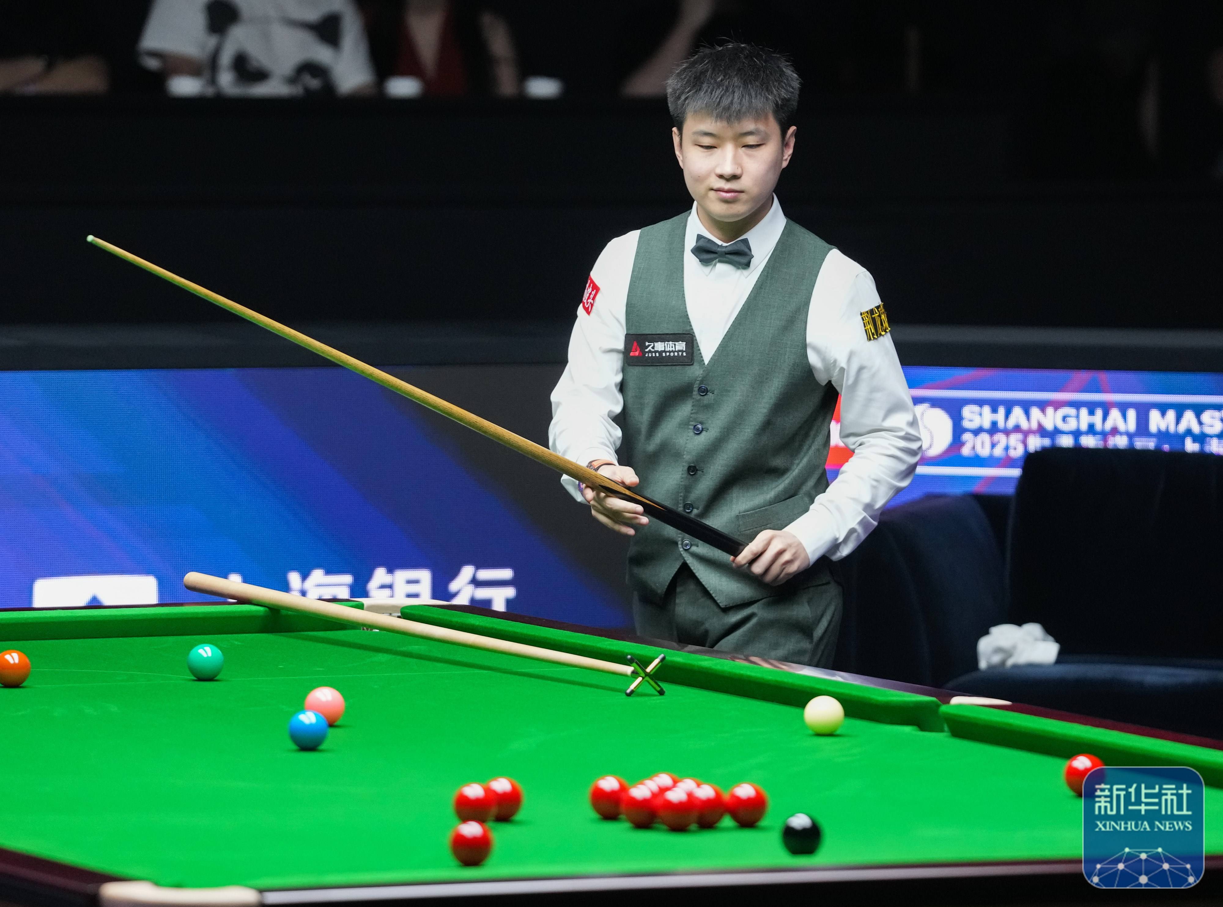 的前锋在两 的前锋在两