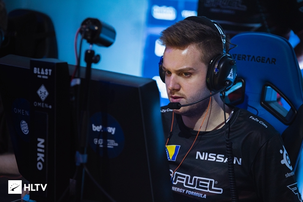 拖入对手擅 拖入对手擅